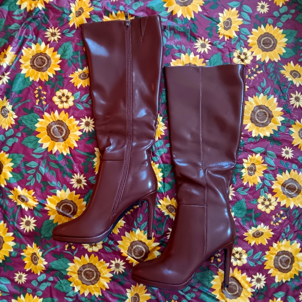 *NEW*SZ 10*PRICE FIRM*Elegant Brown Knee-High Women's Boots!*